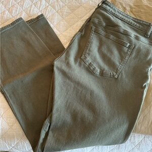 Warp and Weft Army Green Men’s 5 pocket 40x32